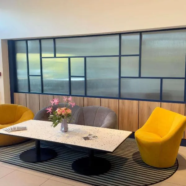 鲁昂瓦勒德勒伊美居酒店，位于瓦勒德勒伊的酒店