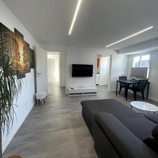 Bei Pina - Business apartment nahe Düsseldorf，位于索林根的酒店