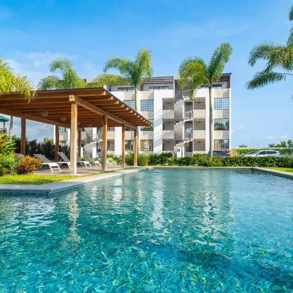 Departamento en condominio con alberca excelente ubicación，位于曼萨尼约的酒店