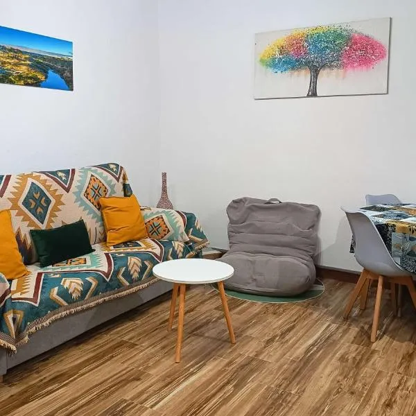 La Casita de Ale Casa Rural cerca Puy du Fou，位于Polán的酒店