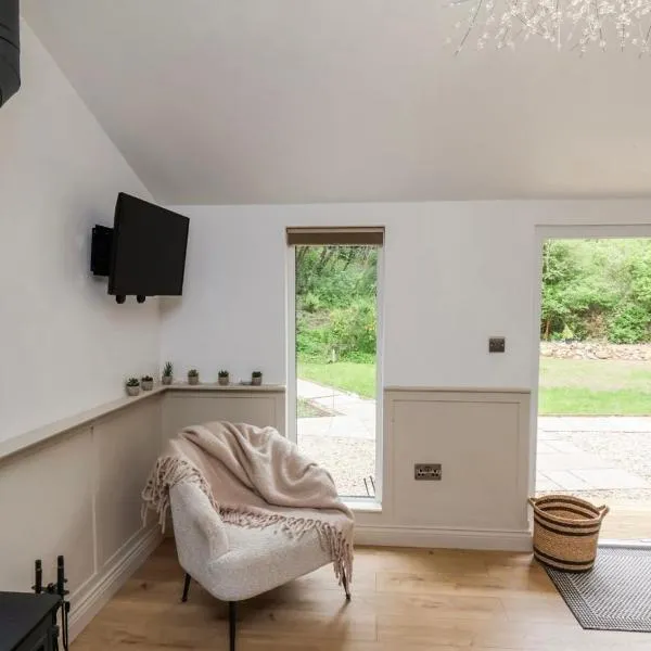 Alum House Littlebeck, Whitby - Roe Deer Lodge，位于Sleights的酒店