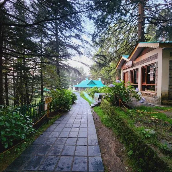 Forest Vibes Kalatop-Rooms And Restaurant，位于戴尔豪斯的酒店