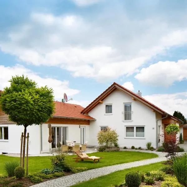 Ferienhaus Schlamminger，位于Döbersing的酒店