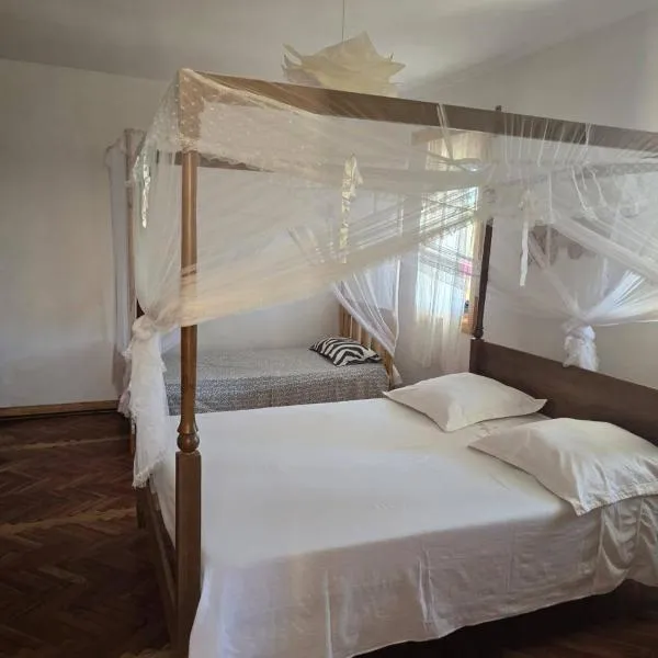 Oasis Kemba Hôtel-Restaurant-Bar，位于图利亚拉的酒店