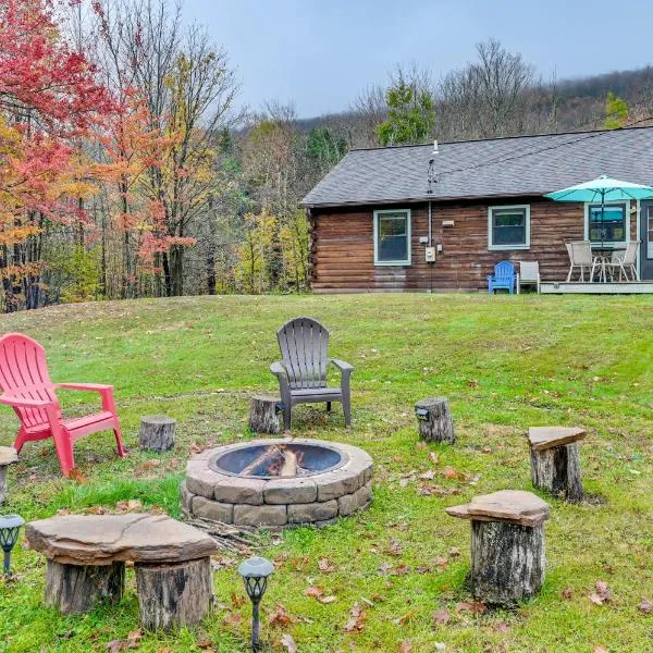 High Peak Heaven: Cozy Log Cabin on 1 Acre!，位于温德姆的酒店