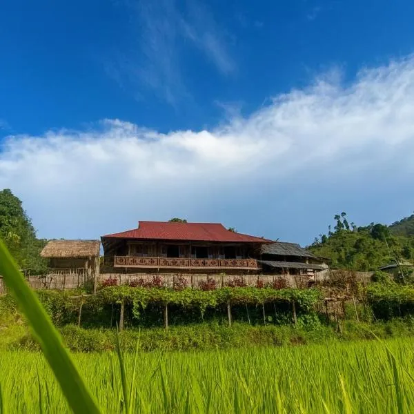 Bình Bản Liền Homestay - Vang A Binh，位于北河县的酒店