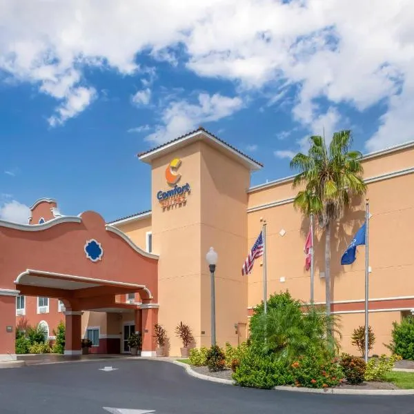 Comfort Suites Lady Lake - The Villages，位于退休小镇的酒店