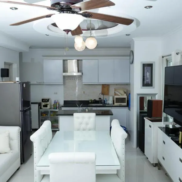 One Bedroom Condominium at Kandi Tower 2，位于安吉利斯的酒店