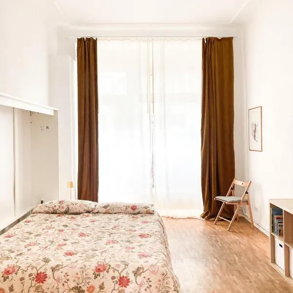 Renovated Ground-Floor Apartment in Neukölln，位于柏林的酒店