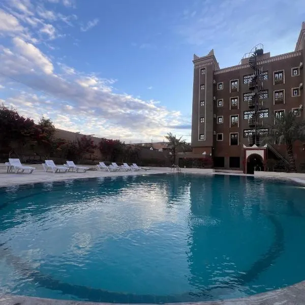 Hotel Ourida Zagora，位于扎古拉的酒店