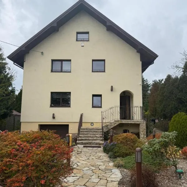 BIZAR Hostel，位于Sadowa的酒店