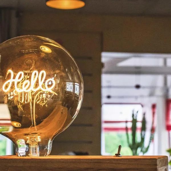 宜必思圣布里克菲尼亚克酒店，位于Yffiniac的酒店