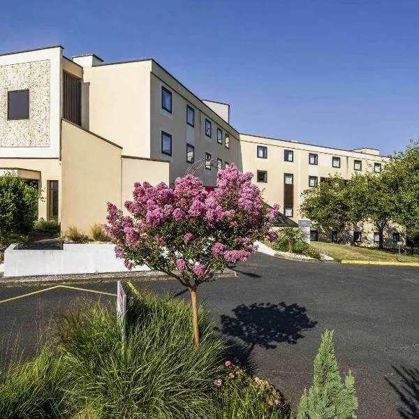 图尔南美居酒店，位于茹埃莱图尔的酒店