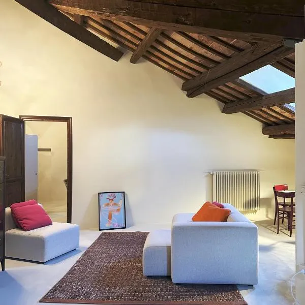 Appartamento Rebel House，位于佩尔戈拉的酒店