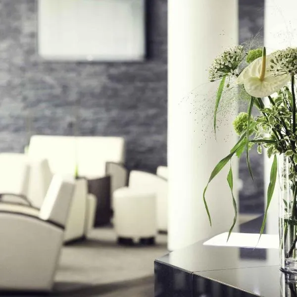 吕登沙伊德美居酒店，位于吕登沙伊德的酒店