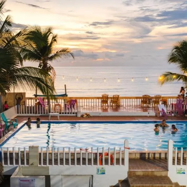 Cabaña en condominio frente al mar #10，位于托卢的酒店