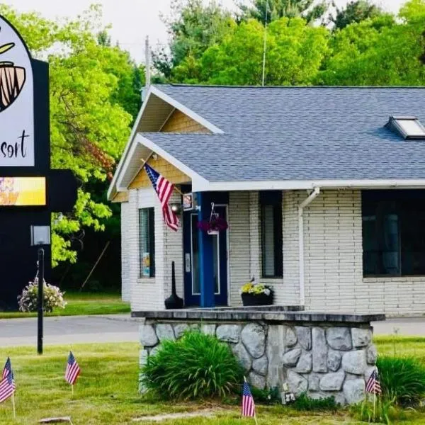 The Lake Huron Resort，位于Oscoda的酒店