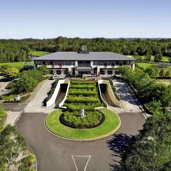 美居库英达水域中央海岸酒店，位于怀昂的酒店