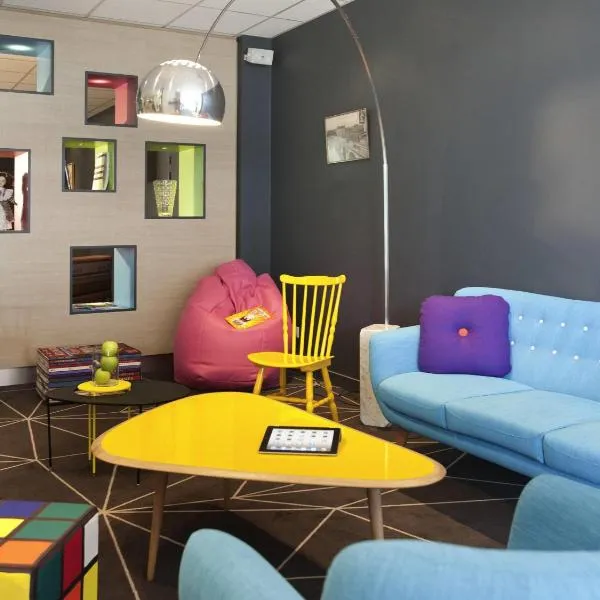 罗阿纳中央车站宜必思尚品酒店，位于罗阿纳的酒店