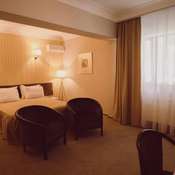 C&C Residence Hotel，位于巴克乌的酒店