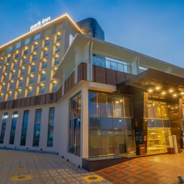 Park Inn by Radisson Lucknow Vikas Nagar，位于勒克瑙的酒店