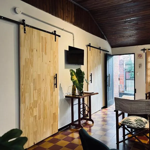 Casa Toia - Cerca del río, cerca de vos，位于波萨达斯的酒店