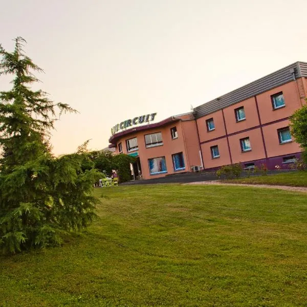 Cit'Hotel Du Circuit，位于圣皮埃尔－勒穆捷的酒店