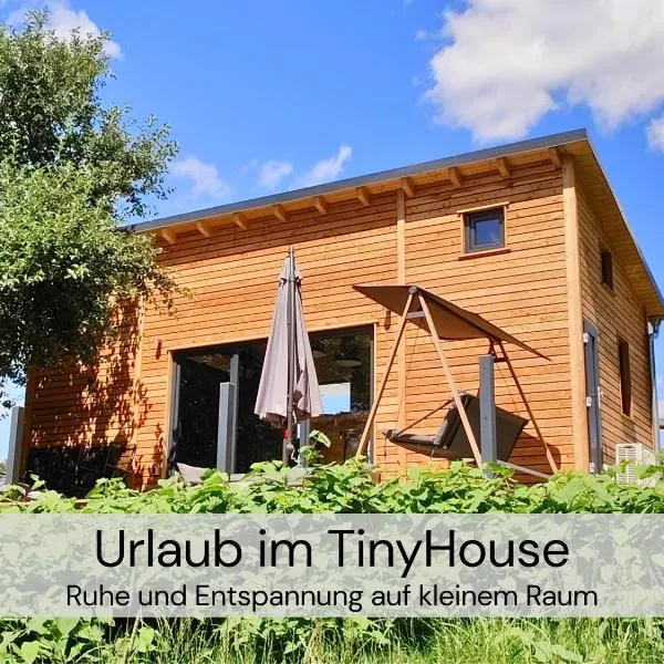 TinyHousebeiDresden mit Faßsauna unser größtes winziges Häuschen für bis zu 7 Personen, Kaminofen, große Terrasse - Nähe Sächsische Schweiz - Von Juni - September Mindestmietzeit 1 Woche Sa-Sa，位于Großharthau的酒店