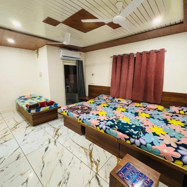 Hotel Shree Siddhi vinayak，位于乌贾因的酒店