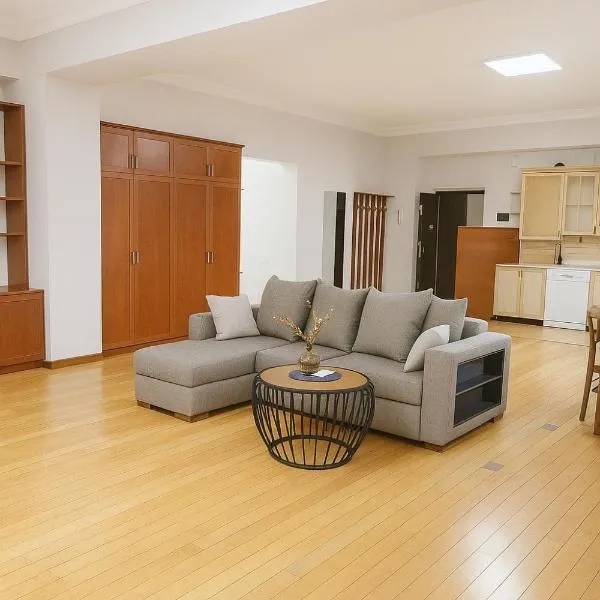 C0lly F0rnian，位于埃里温的酒店