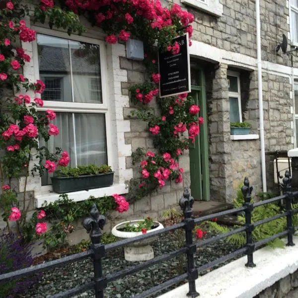 Mairs Bed and Breakfast.，位于Brynmenyn的酒店