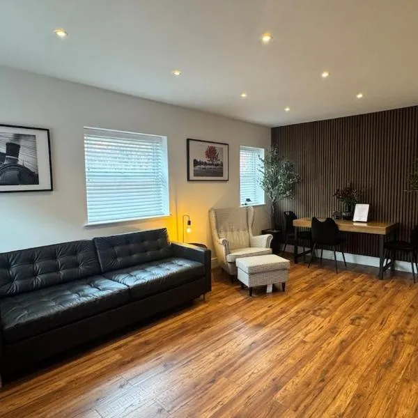 Entire apartment in Waterloo, Crosby, Liverpool，位于克罗斯比的酒店