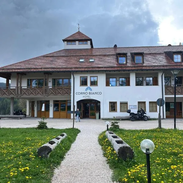 Hotel Corno Bianco，位于新波南特的酒店