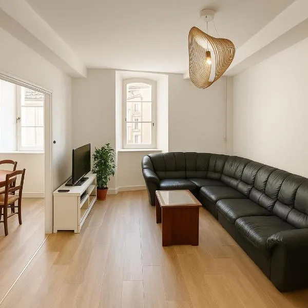 Appartement rénové avec 2 chambres et espace bien-être Lavelanet，位于拉夫拉内的酒店