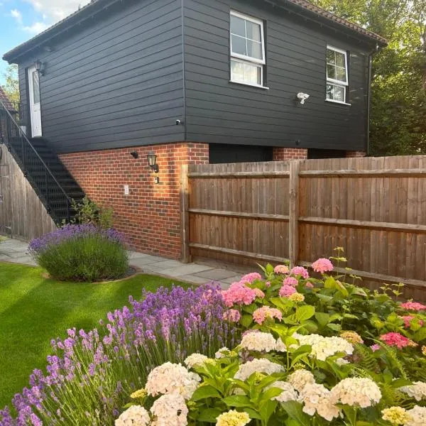 Stansted Coach House - Apartment Hotel，位于埃尔森汉姆的酒店