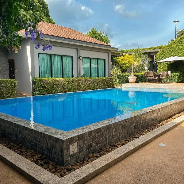 BaanMee Phuket near Chalong Pier，位于查龙的酒店