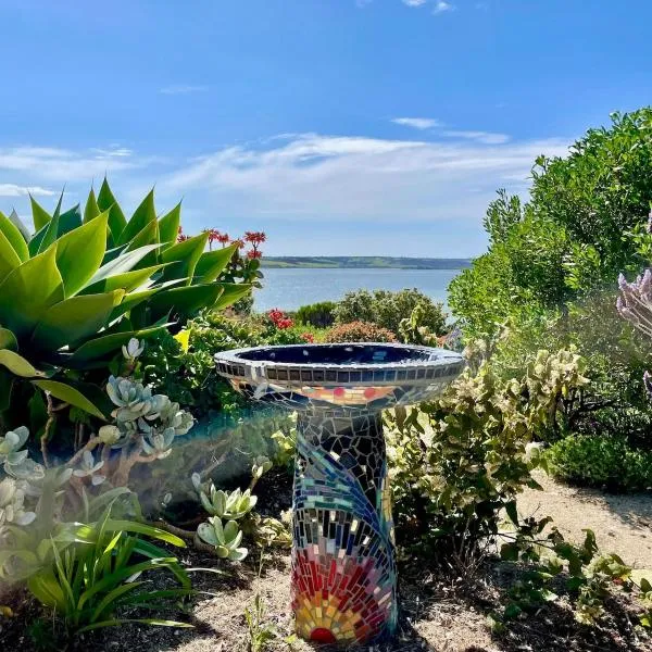 Moonrise Cove，位于Pelican Lagoon的酒店