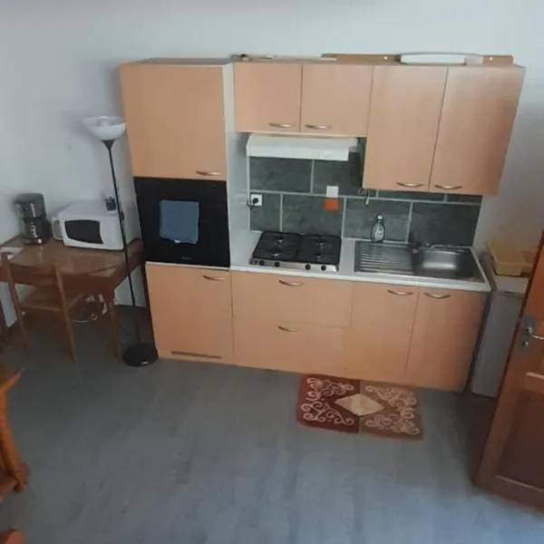 Cecric，位于Bassy的酒店