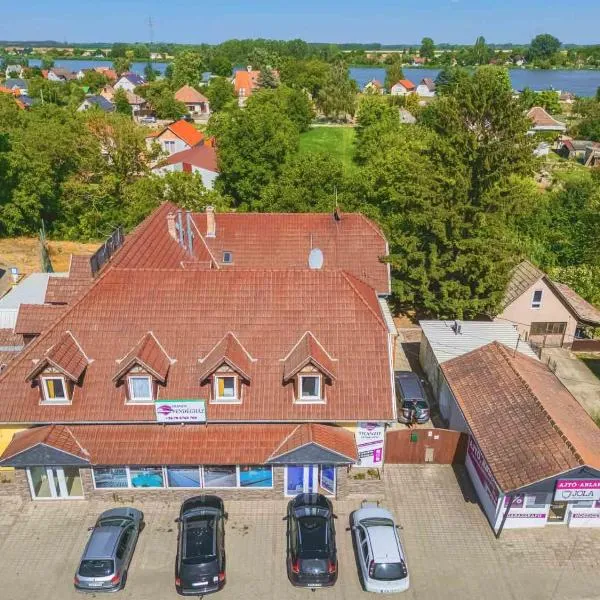 Tranzit Vendégház B，位于拉茨凯韦的酒店