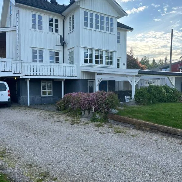 Strand huset，位于Hitra的酒店