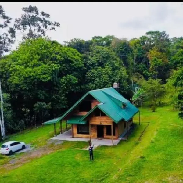 Cabaña El Canto del Tucán，位于瓜皮莱斯的酒店