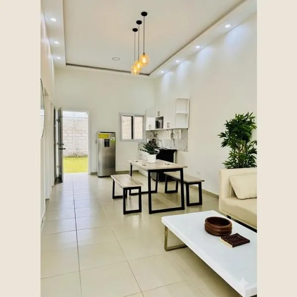 Casa cómoda cerca Aeropuerto Palmerola fácil acceso，位于科马亚瓜的酒店