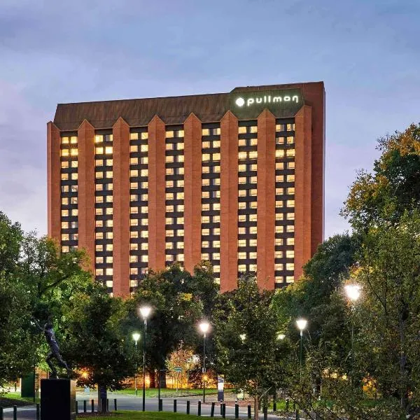 墨尔本公园铂尔曼酒店&度假村，位于墨尔本的酒店