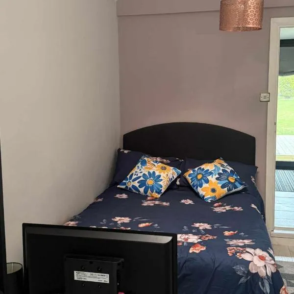 1 Bed Sleeps 2 with Private Garden，位于哈洛的酒店