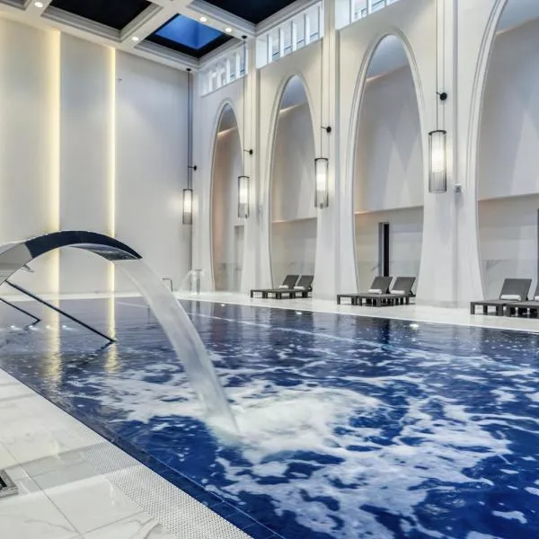 Hotel Pieniny Grand Wellness & SPA - Destigo Hotels，位于什恰夫尼察的酒店