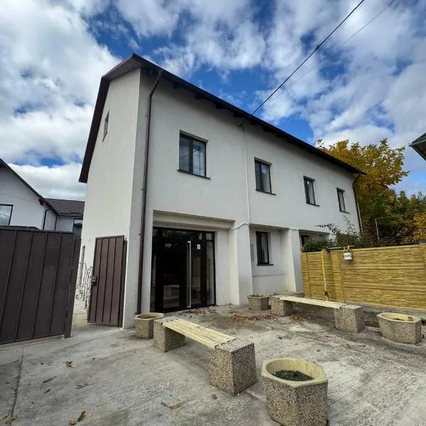 Janel Apartment，位于基希讷乌的酒店