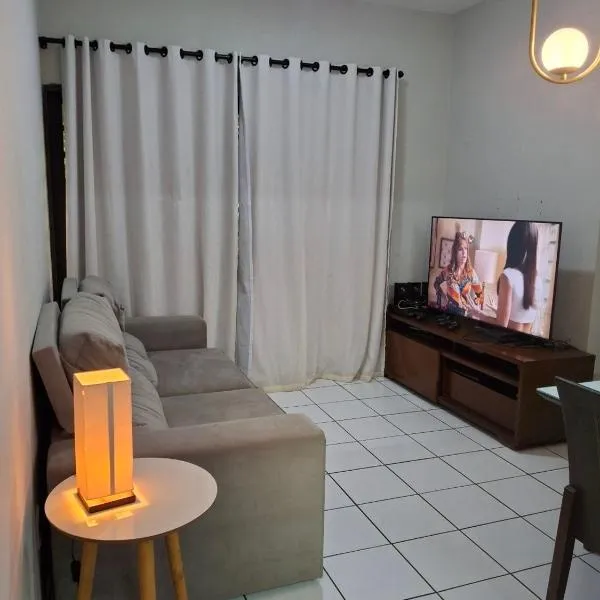 Apartamento térreo com 2 quartos e jardim，位于特雷西纳的酒店