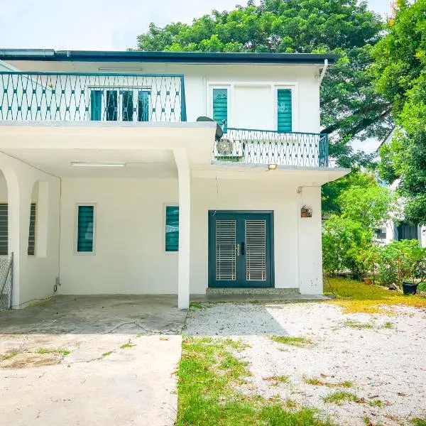 Tanjung Bungah Holiday Home 4BR 20Pax 6Carpark，位于丹绒武雅的酒店