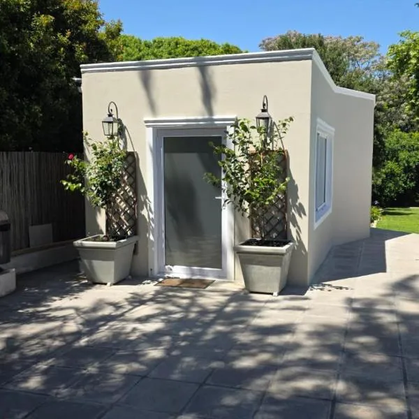 Camellia Cottage - Pool Room,位于康斯坦提亚的酒店
