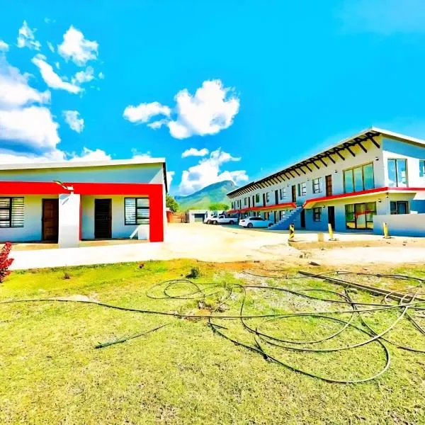 Monavy Riverside Hotels in Tzaneen,位于Lenyenye的酒店